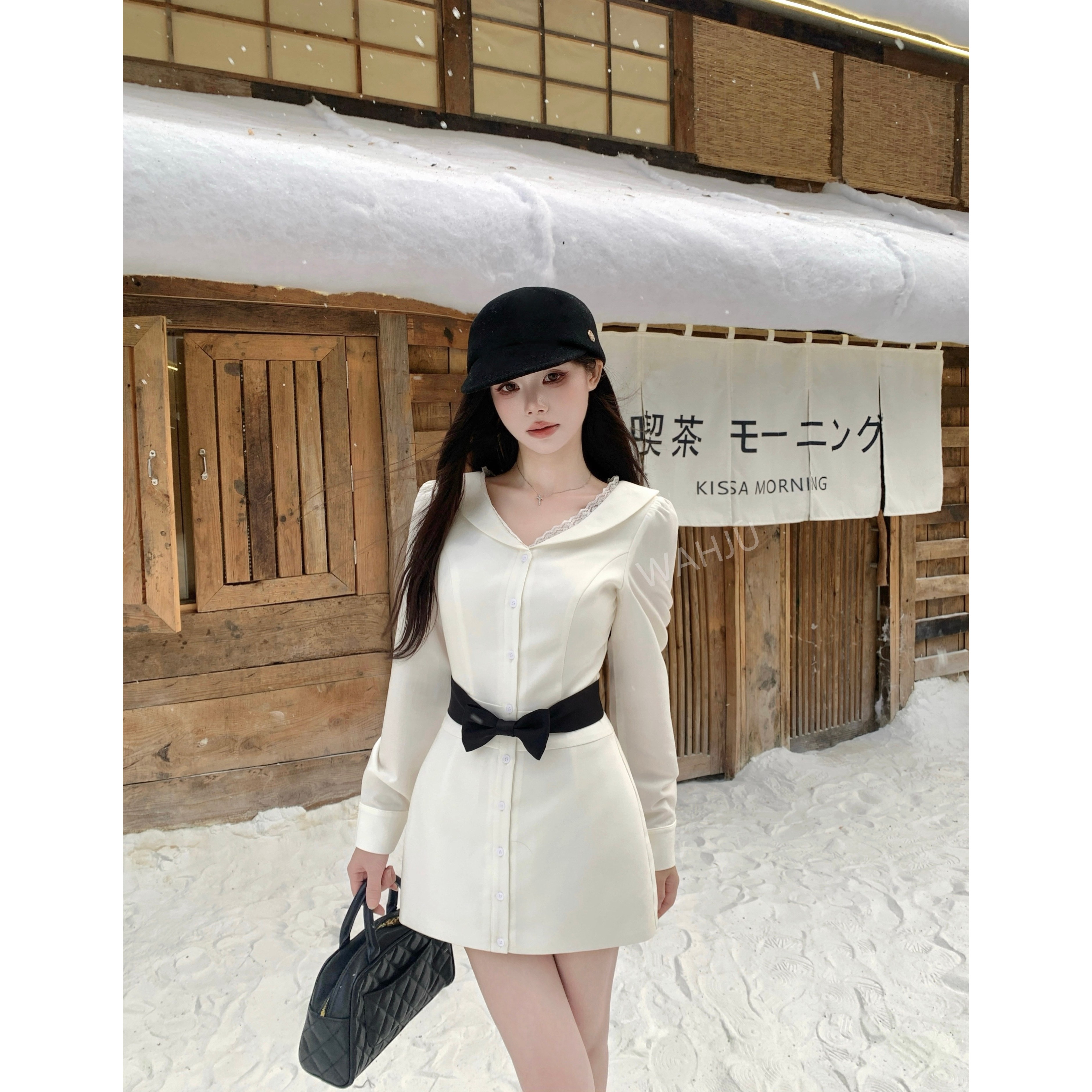 画解WAHJU【芬兰周末】秋冬蝴蝶结设计蕾丝花边白色连衣裙9939W