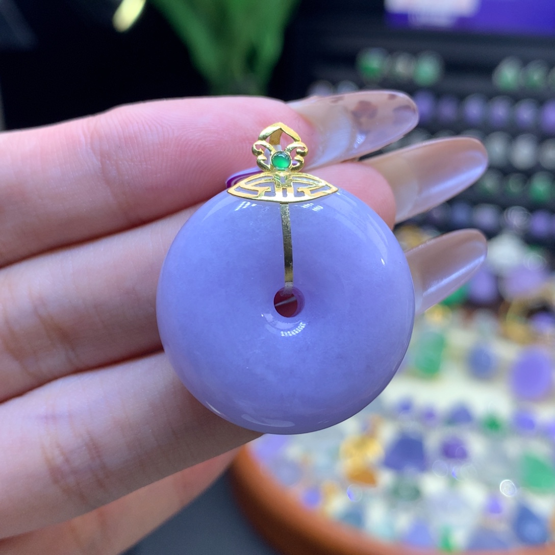 翡翠18K金镶嵌颈饰