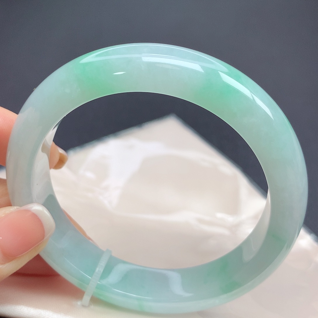 翡翠手镯未镶嵌59q k q