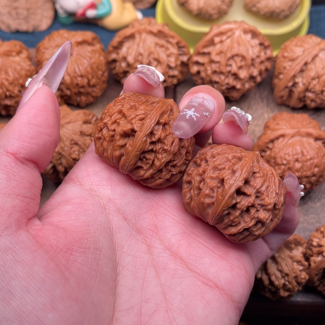 文玩核桃把件红皮房山球磨35