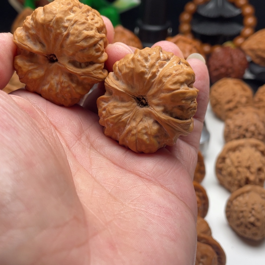 不***）文玩核桃吊坠38蛤蟆头