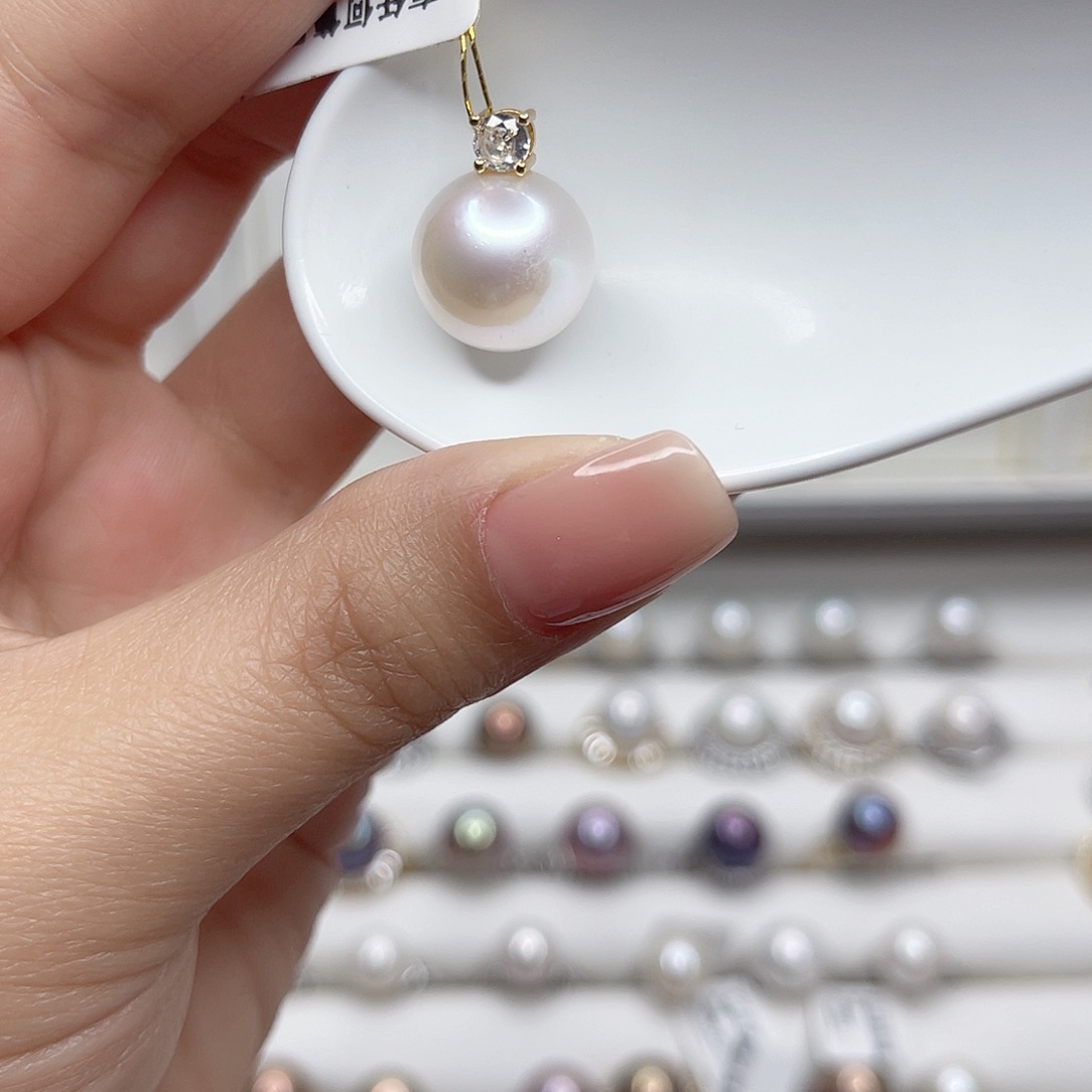 淡水珍珠吊坠(赠链)未镶嵌