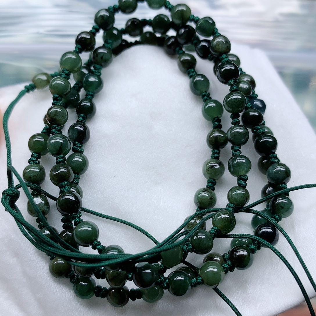 翡翠颈饰未镶嵌手串