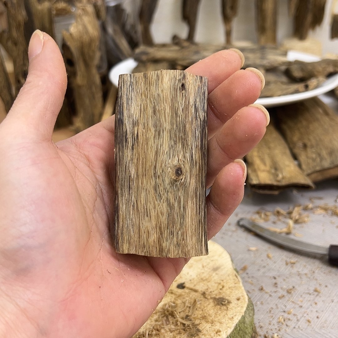 奇楠精勾干料手把玩