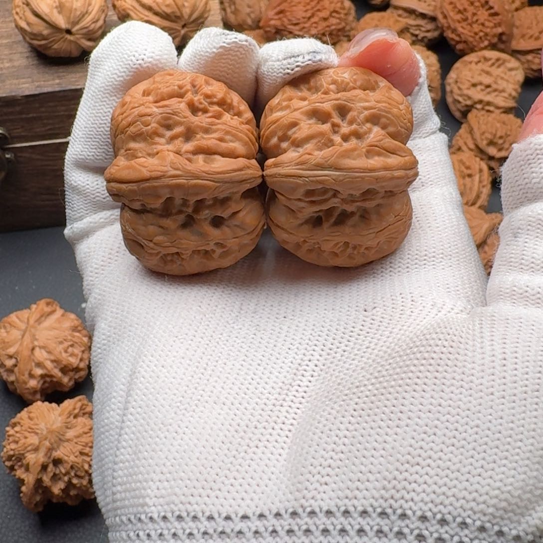 文玩核桃吊坠39元宝4701