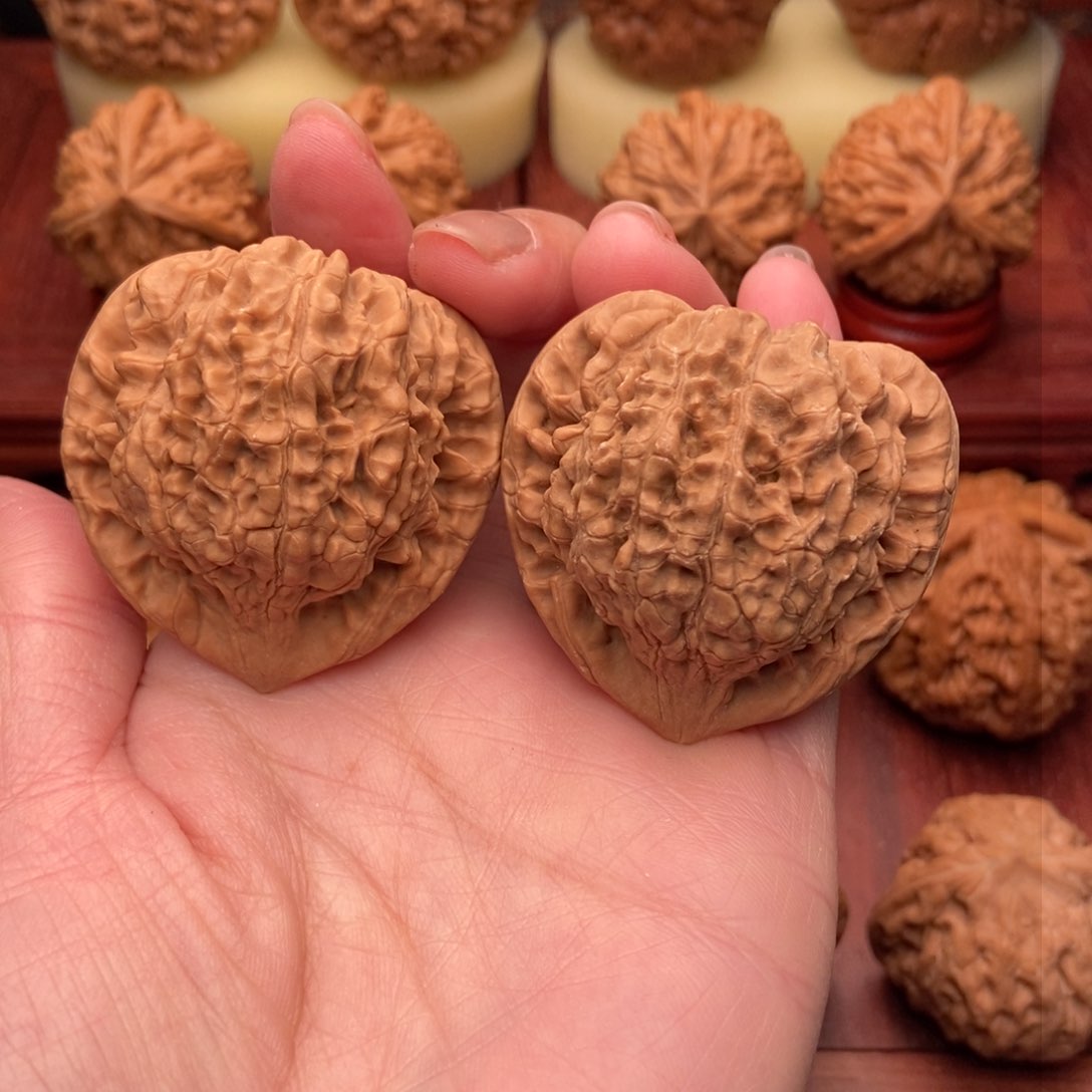 桃核把件麒麟纹大官帽45