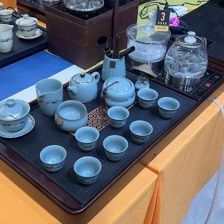 在这条街上也没有找到任何