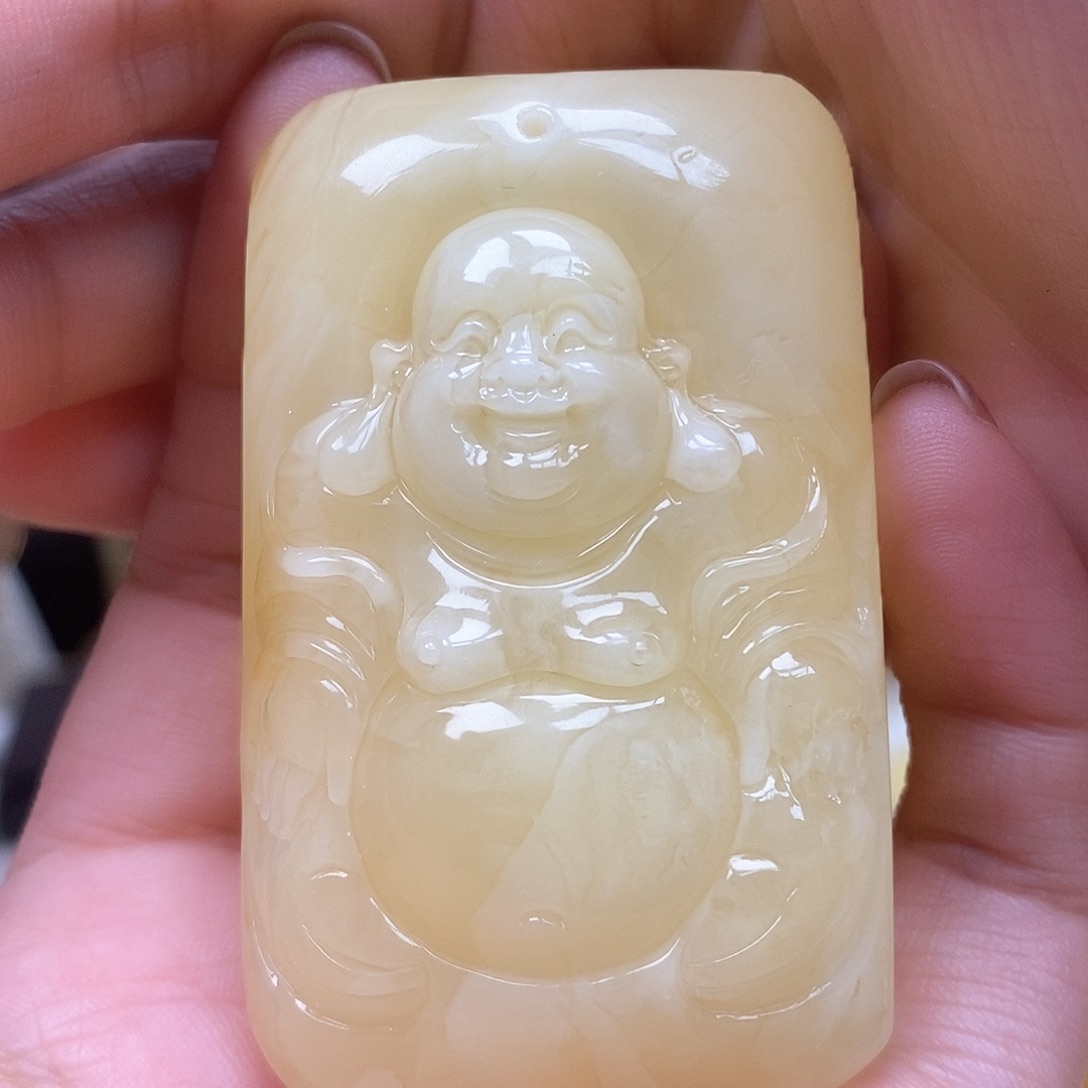 琥珀裸石未镶嵌……