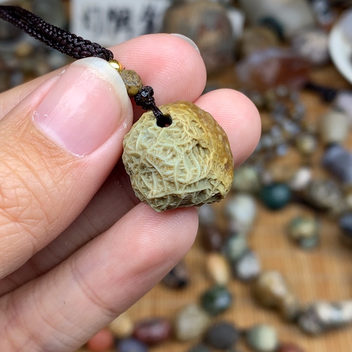 玛瑙/玉髓珠宝半成品未镶嵌红*树