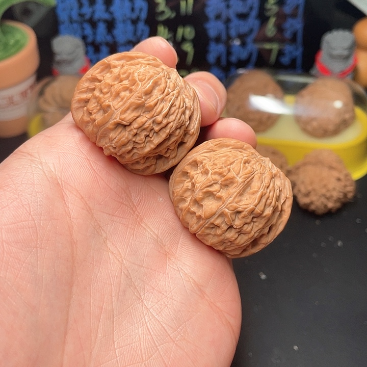 文玩核桃吊坠38磨盘150