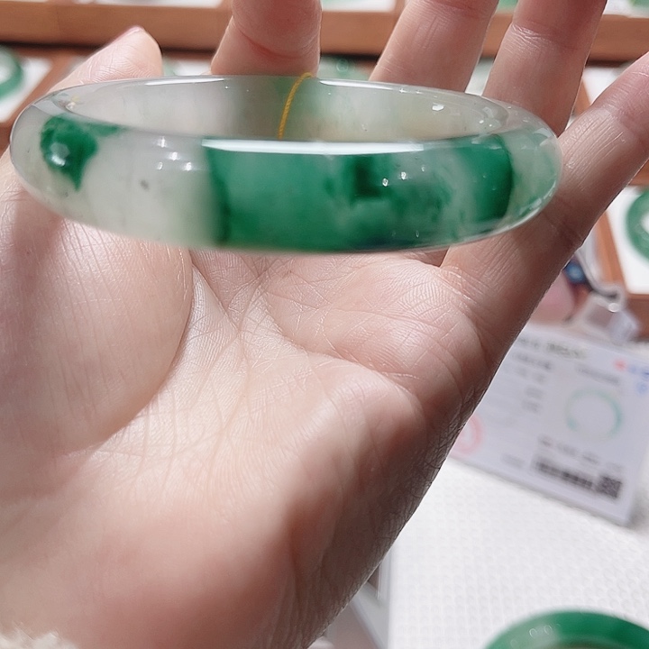 石英质玉手镯未镶嵌姥*