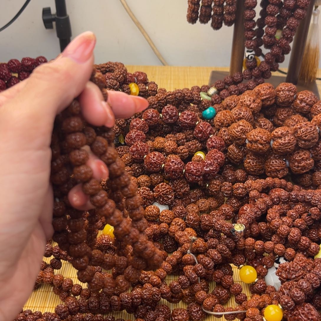 ****机刷玉化包浆108颗手串