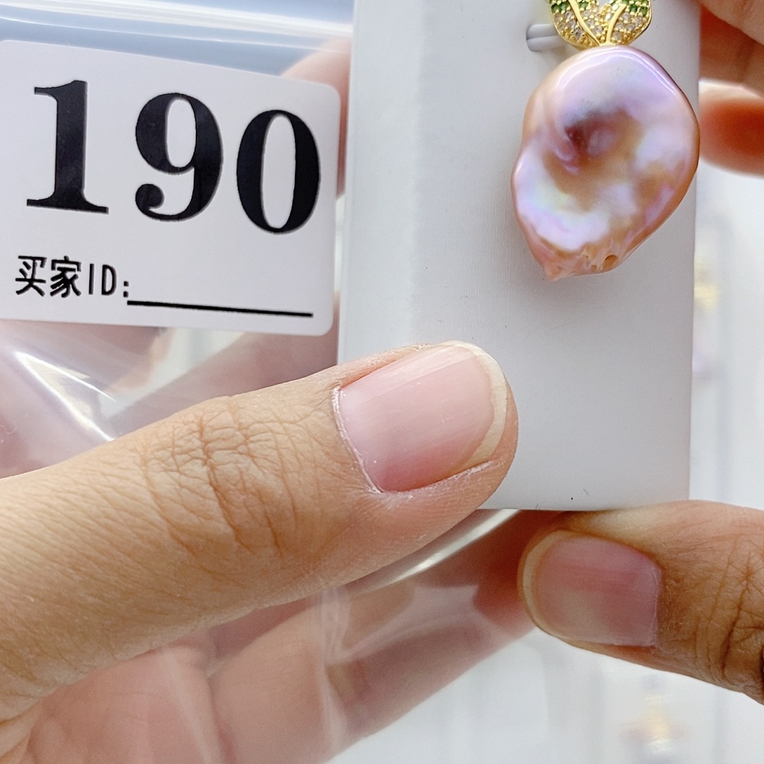 钛钢淡水珍珠颈饰