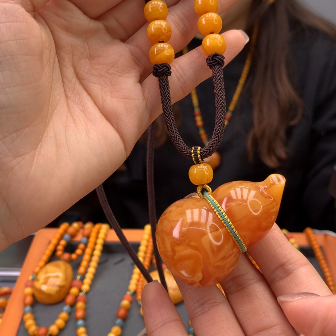 蜜蜡颈饰未镶嵌葫芦