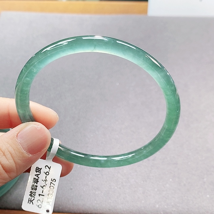 【闪购商品】翡翠手镯（圆镯）未镶嵌