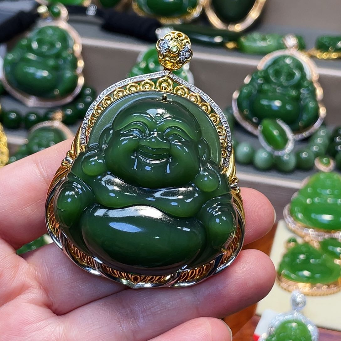 和田玉（碧玉）颈饰18K金镶嵌猫眼佛公47mm