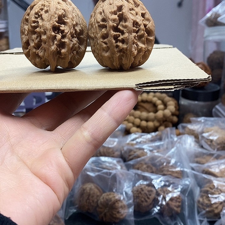 把件文玩核桃44红皮大古石