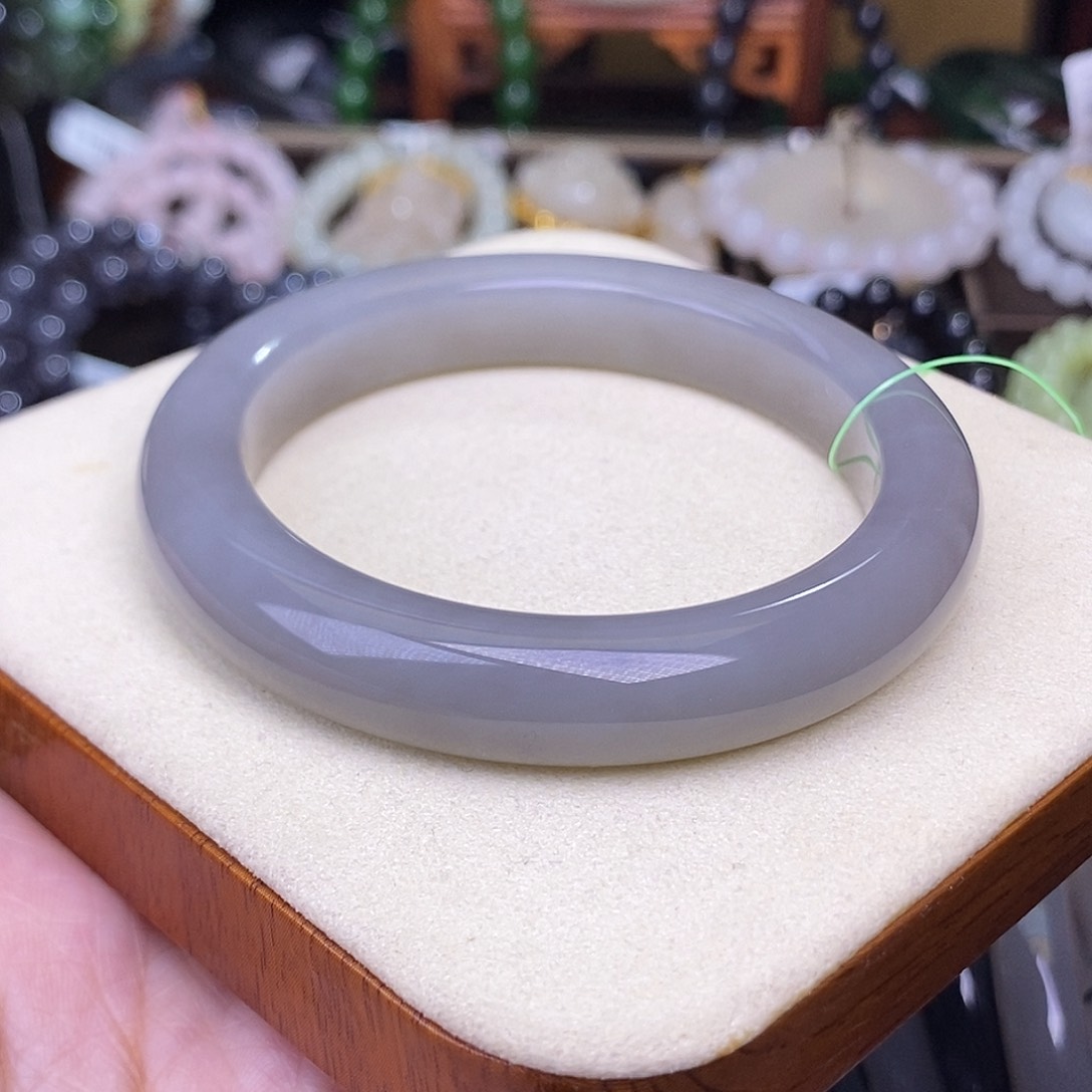 和田玉未镶嵌56福利补贴浓烟紫特细料手镯