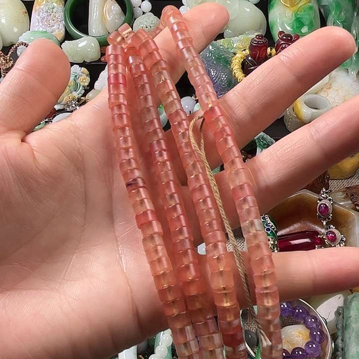 翡翠未镶嵌颈饰翡翠未镶嵌颈饰