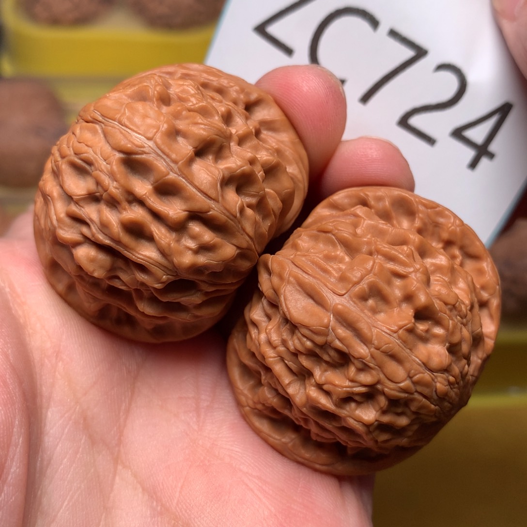 文玩核桃把件山地正磨40