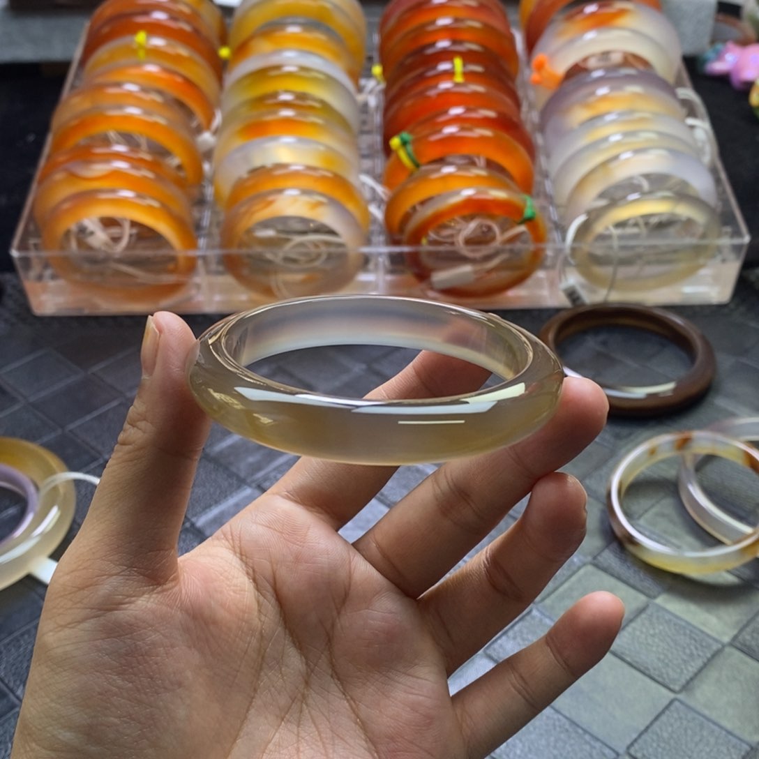 手镯玛瑙/玉髓未镶嵌