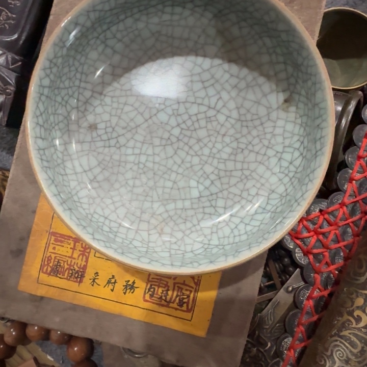 盘青花瓷器小盖子