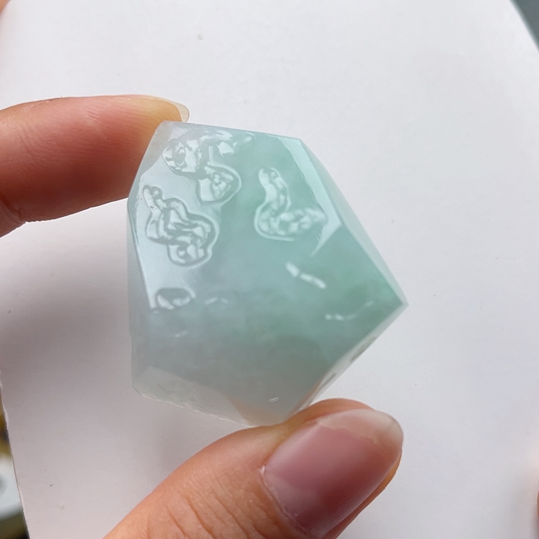 定制翡翠未镶嵌翡翠