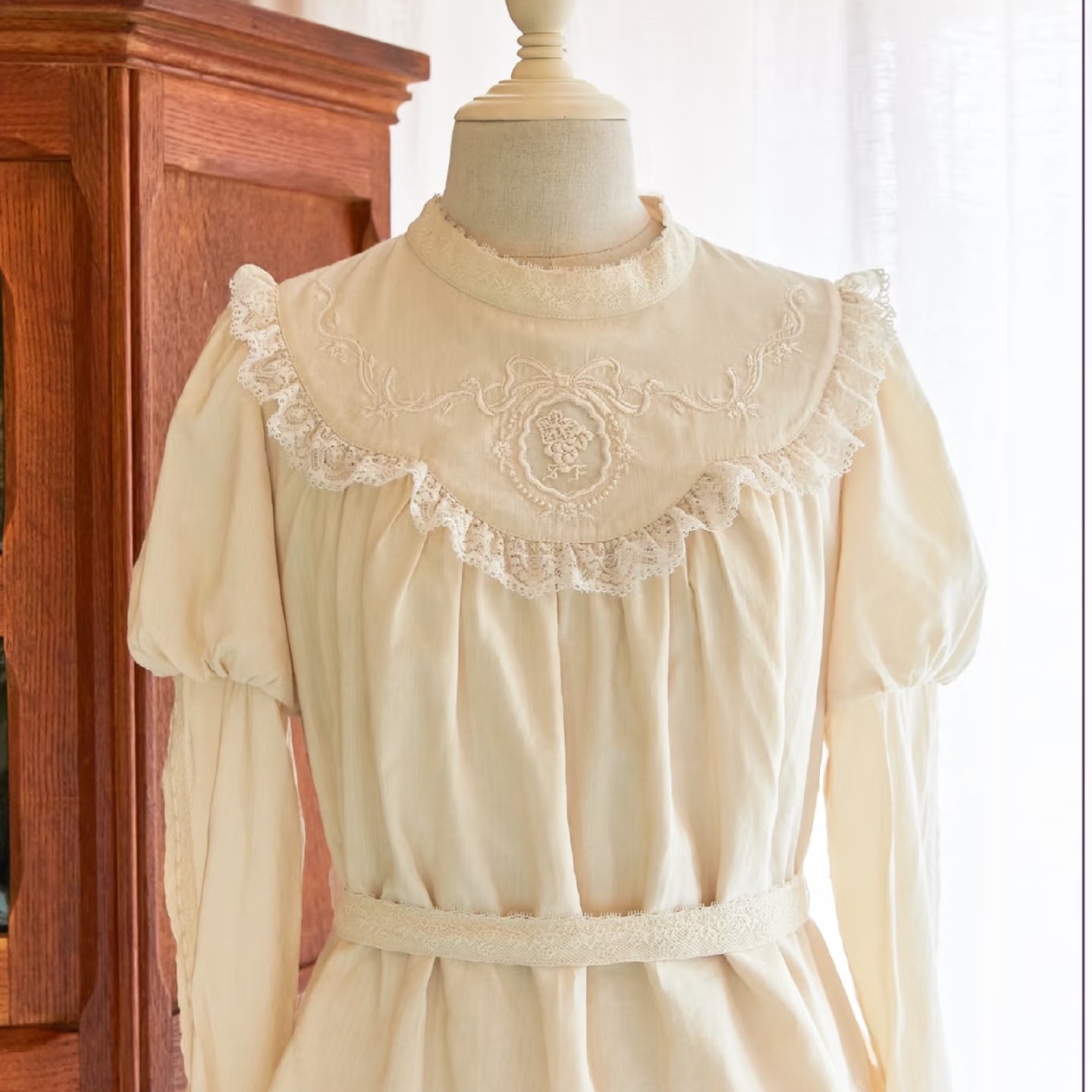 卢瓦尔葡萄园4.0刺绣衬衫