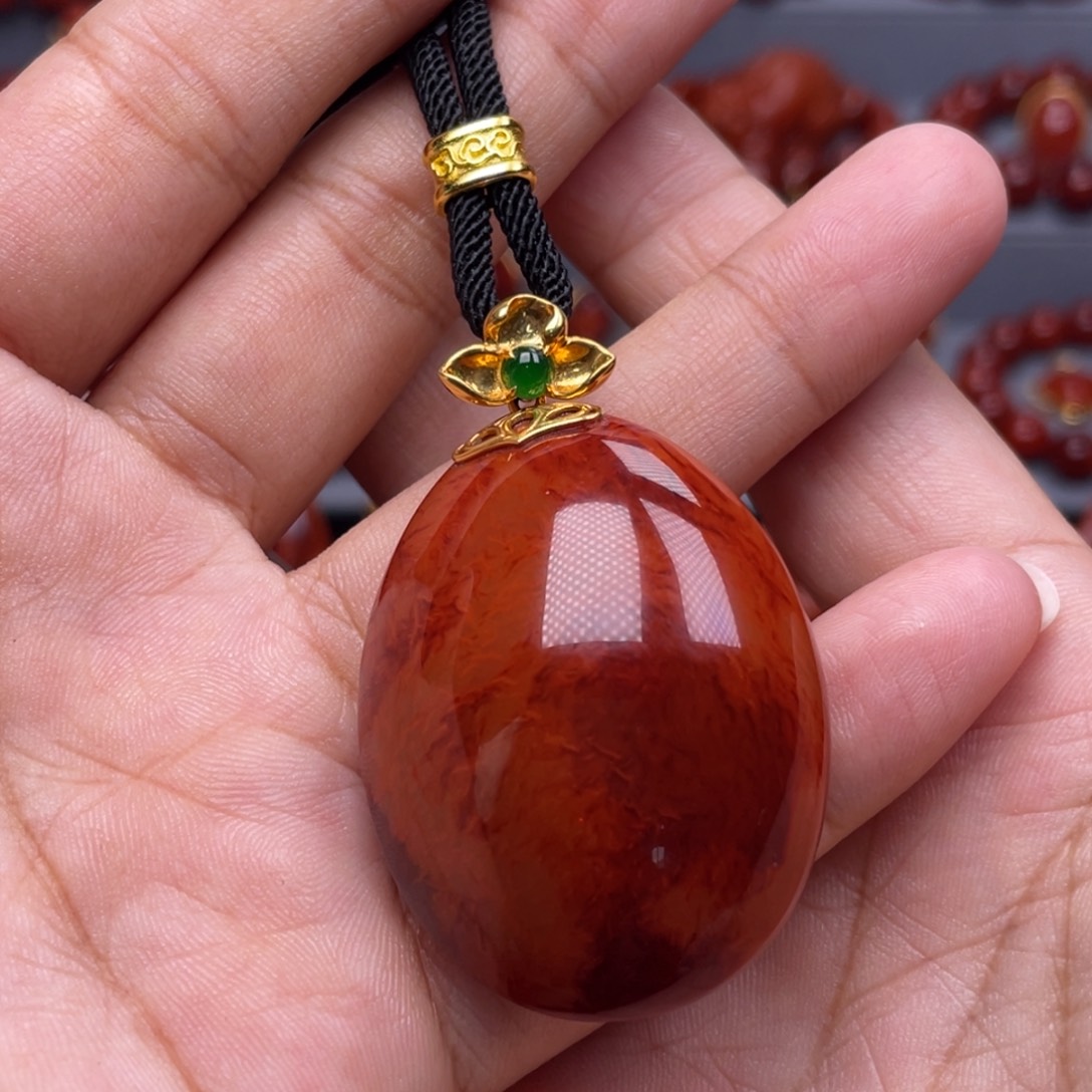 南红玛瑙18K金镶嵌珠宝奇石蛋面吊坠