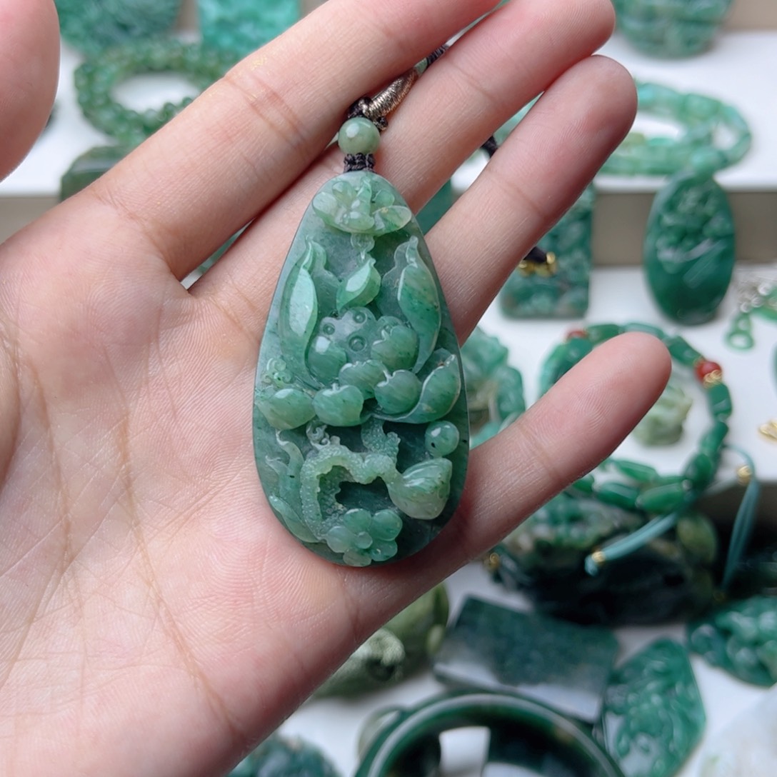 独山玉未镶嵌挂件芸*