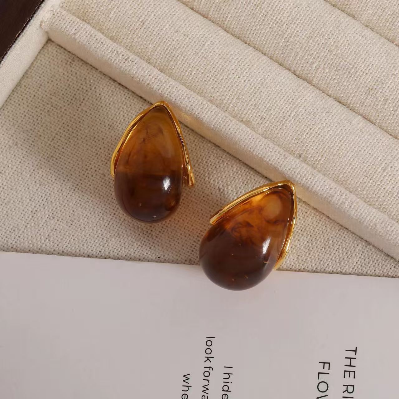 铜合金耳饰 美拉德水滴耳钉25秋冬新款耳饰欧美时髦简约复古气质