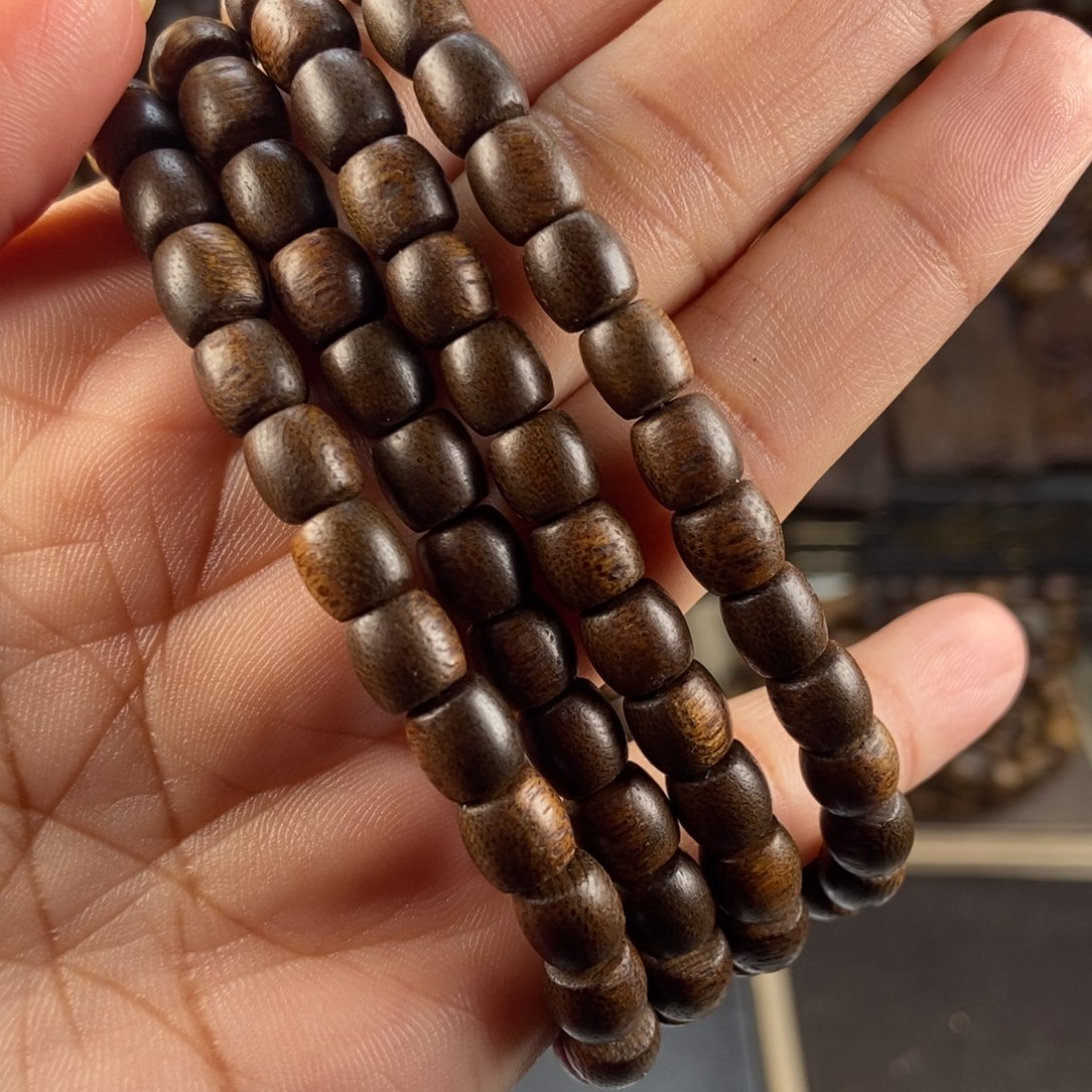 沉香手串O****y越南芽庄富森红土