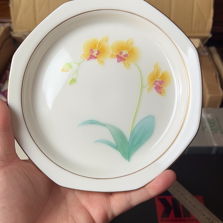 瓷片全新全品香兰社盘子