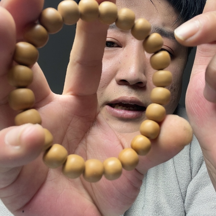 猴头核桃手串W****離这里就是这么简单