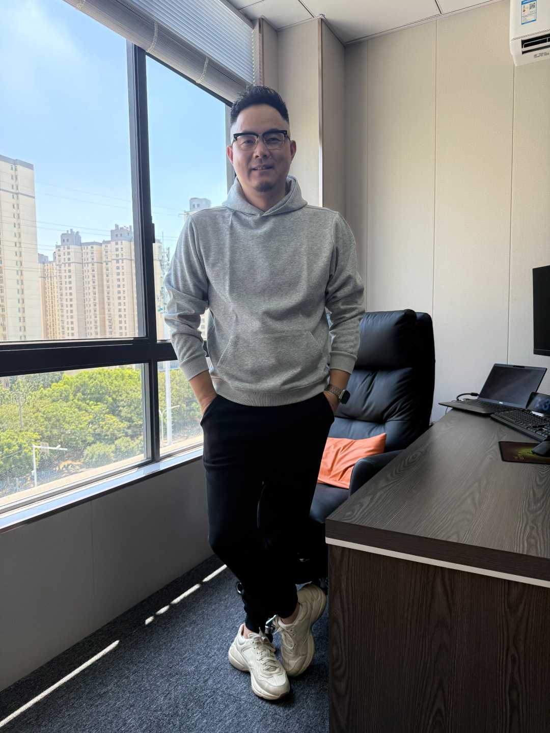 基础百搭潮流先锋麻灰色卫衣男生轻盈透气超亲肤简约卫衣