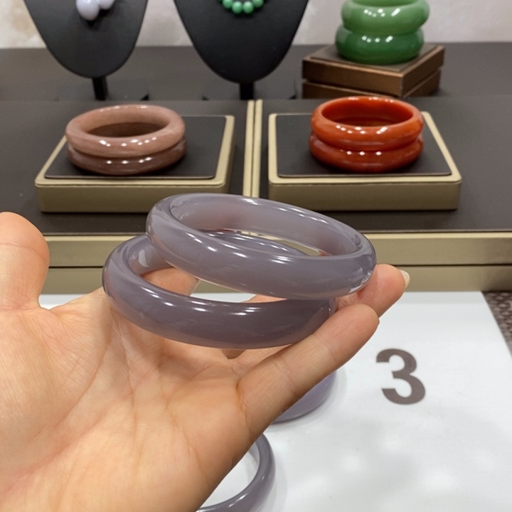 东陵石手镯未镶嵌