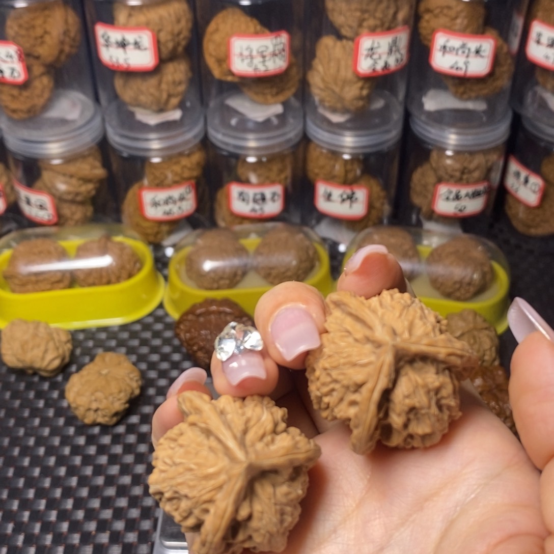 文玩核桃吊坠全品三棱37