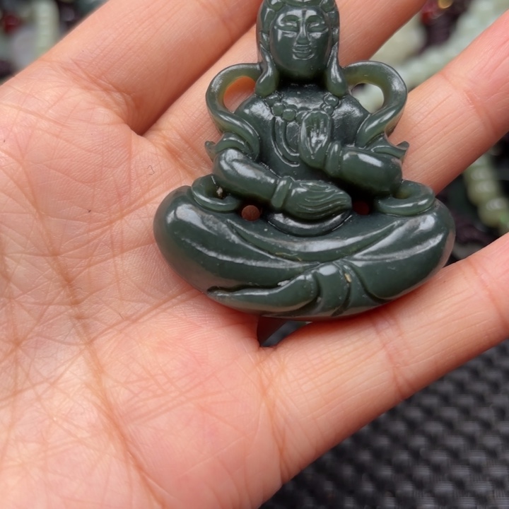 和田玉颈饰未镶嵌