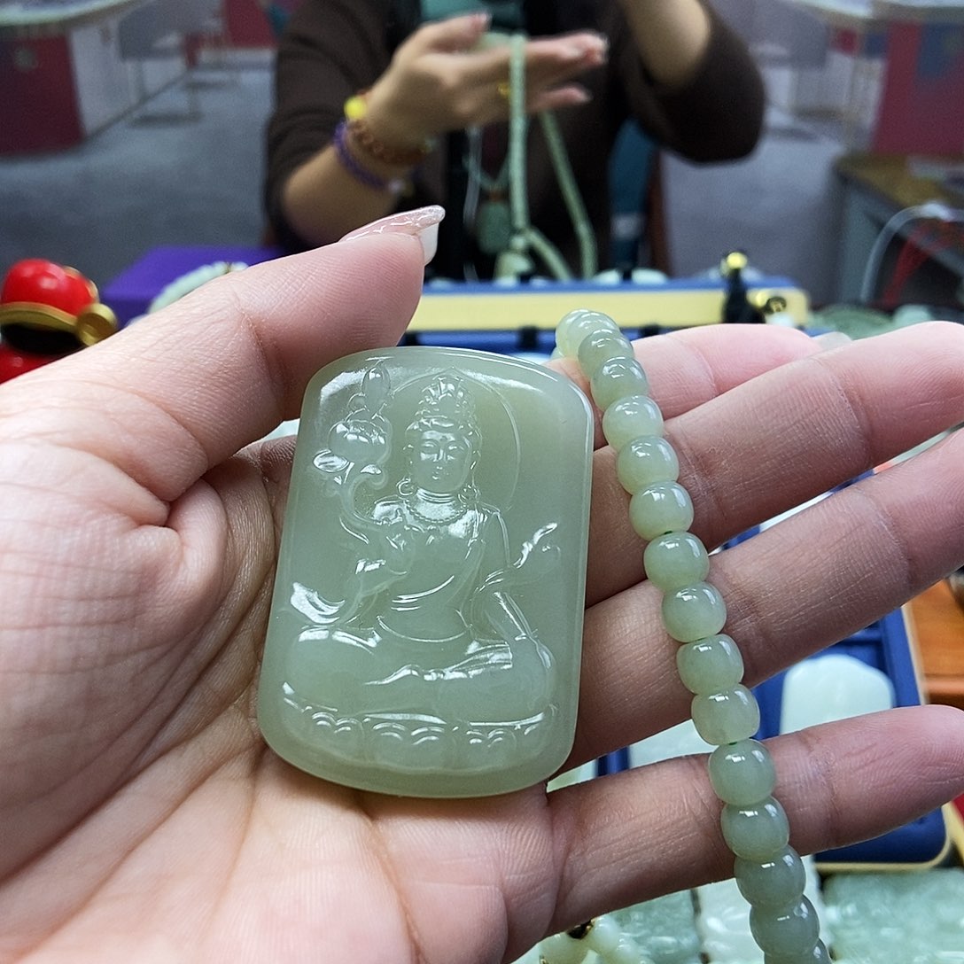 和田玉颈饰未镶嵌冰*玉