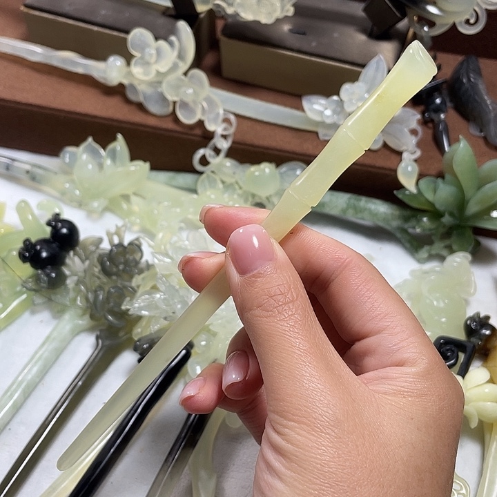 蛇纹石玉未镶嵌发饰