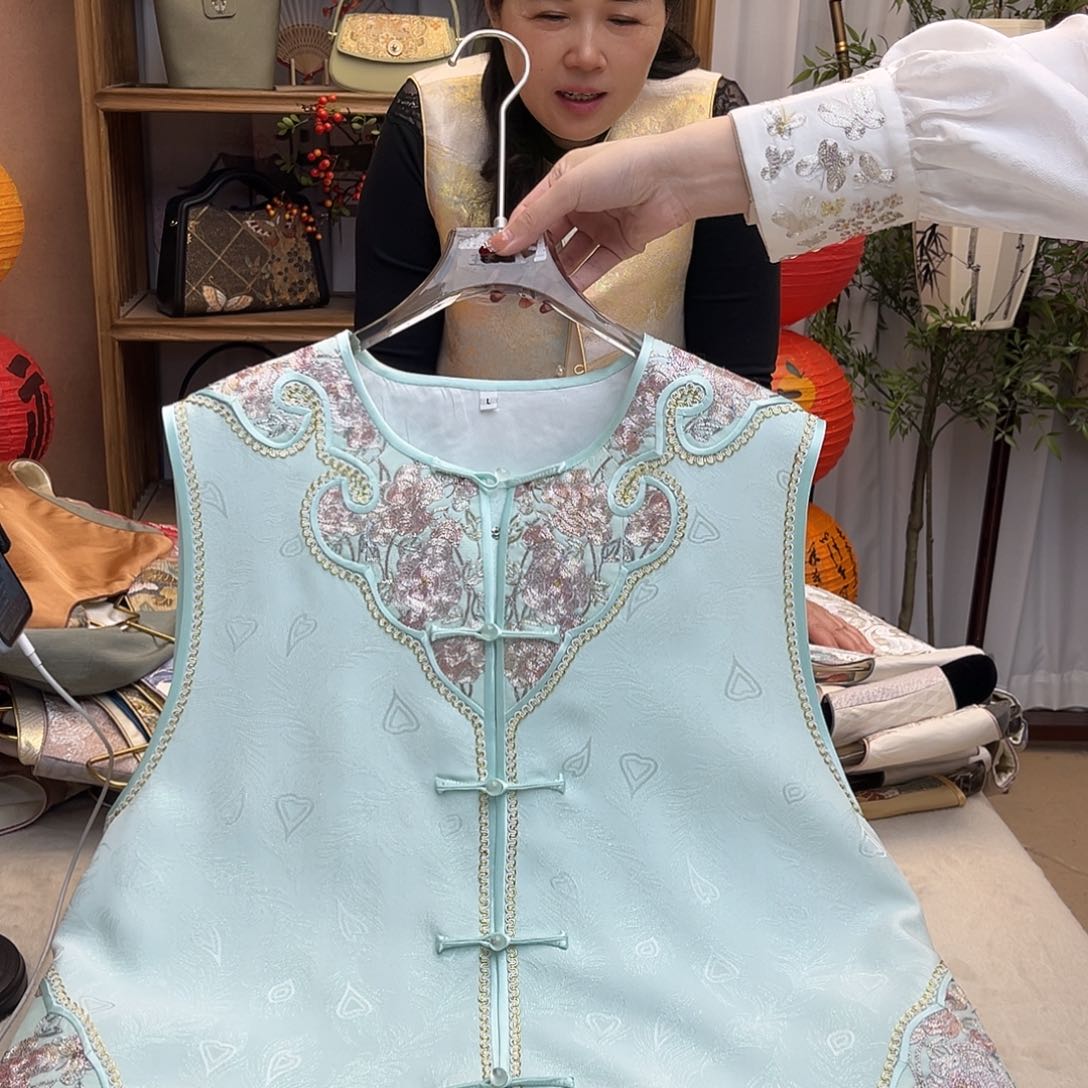 刺绣绣花满绣六如意成衣胸围106