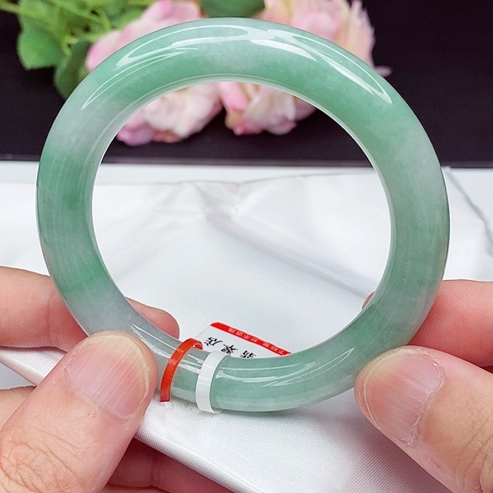 翡翠手镯未镶嵌57.5圈