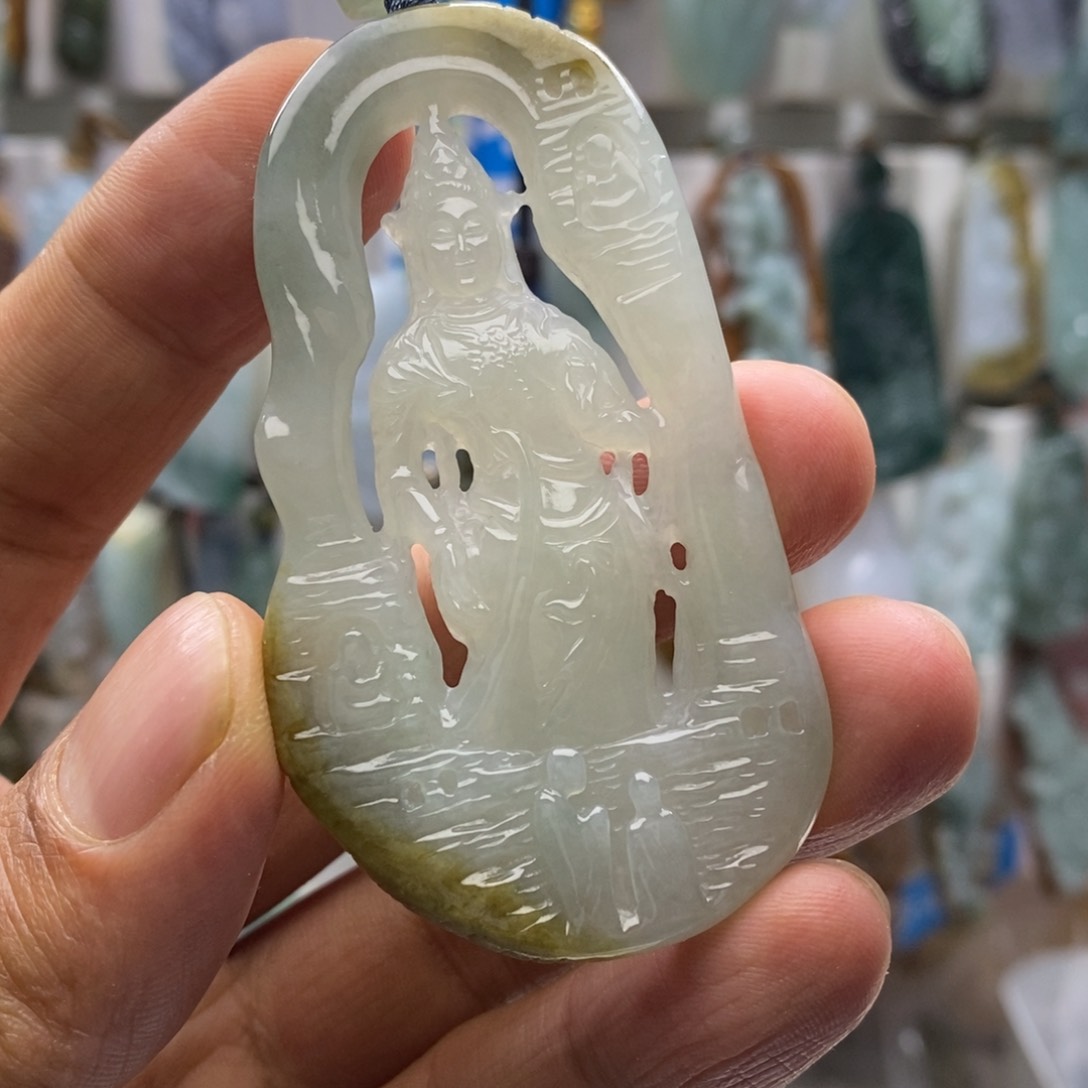 翡翠未镶嵌颈饰观音