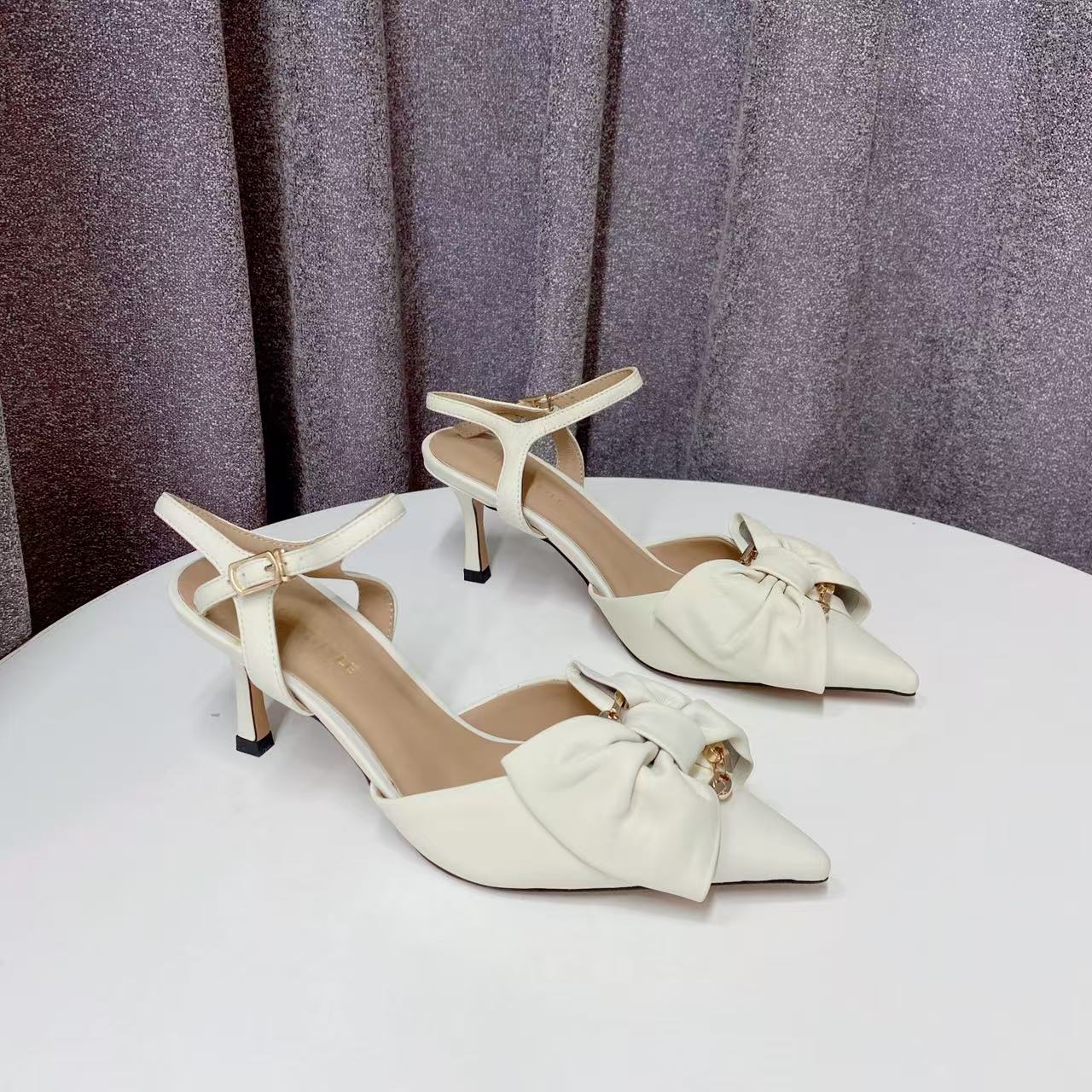 C6353  奶白色  夏季时尚尖头2025新款气质细跟四季包头女凉鞋