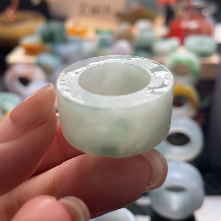 定制翡翠未镶嵌戒指