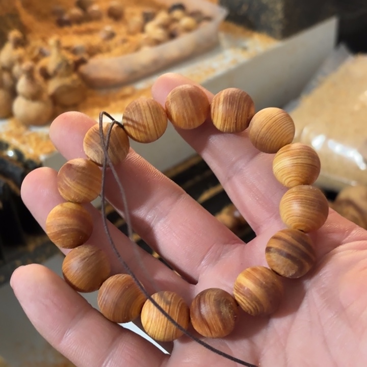 嘎***哈柏木黑油毛坯1.5尺寸手串