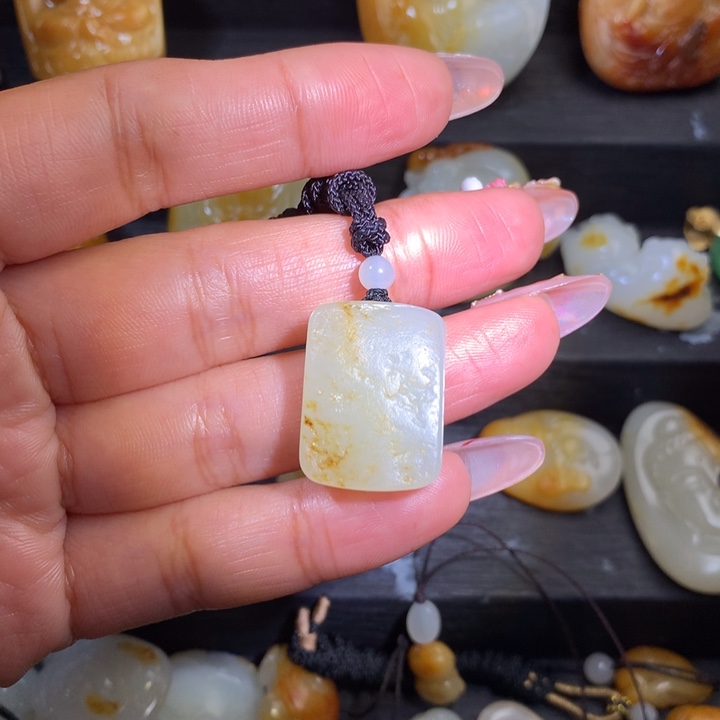 和田玉颈饰未镶嵌