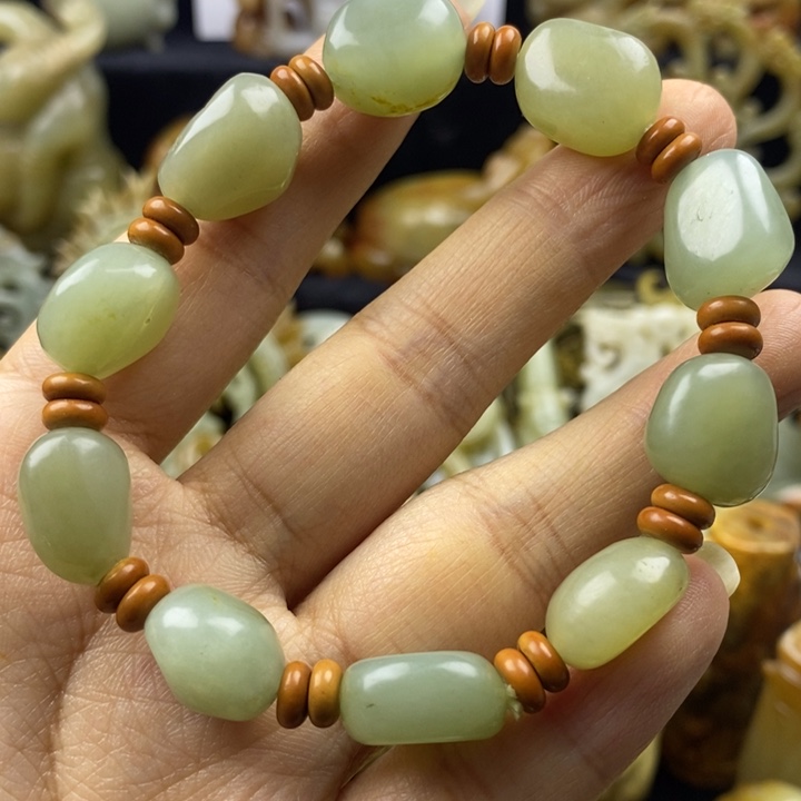 和田玉颈饰未镶嵌108