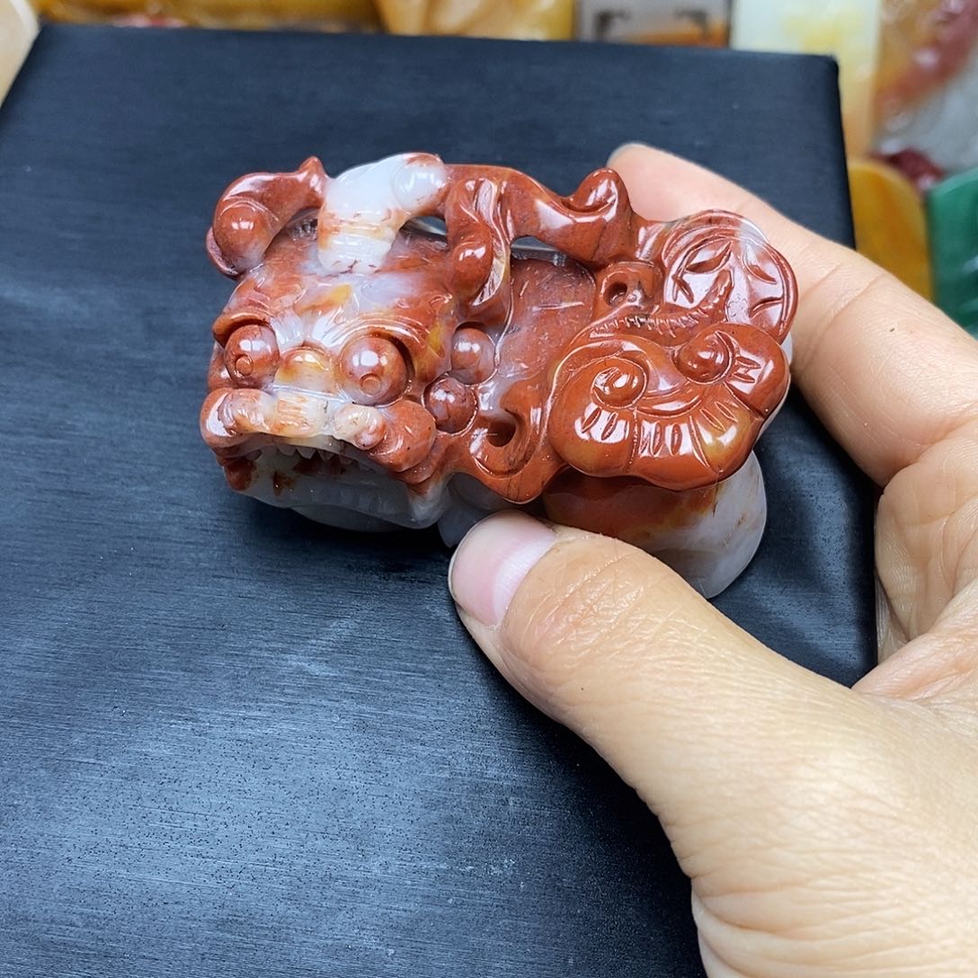 石英质玉（黄龙玉）颈饰未镶嵌