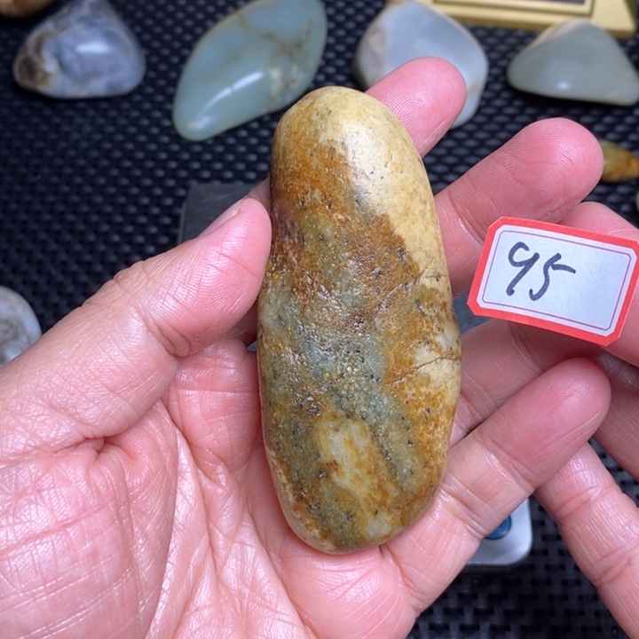 未镶嵌和田玉把件95